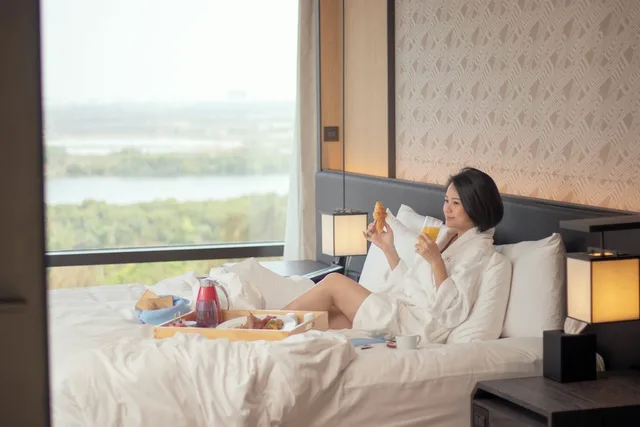 جناح جونيور بسرير كينج بشرفة، CROWNE PLAZA TAINAN 2/2