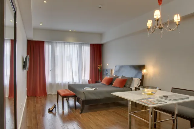 غرفة سوبيريور بسرير كوين، Broadway Hotel And Suites 2/5