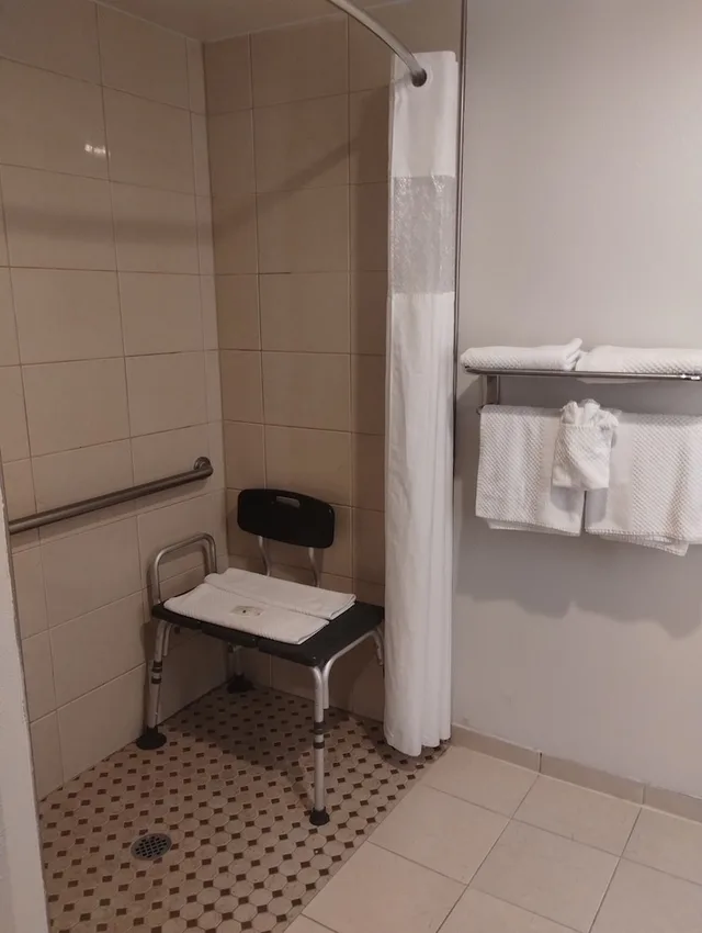 Basic, Single, 2 Queen Beds، Quality Inn & Suites Wilsonville OR 8/8