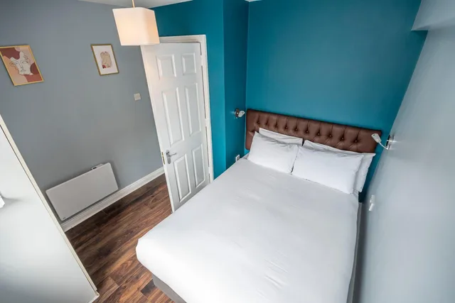 3 Bedrooms, Apartment, Sextuple، Drury Court Hotel 1/1