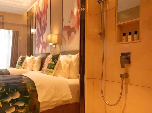 Forest, Family، Zhuhai Longzhuda International Hotel 1/2
