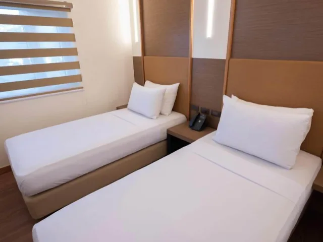 غرفة أساسية بسريرين منفصلين، Kabayan Hotel Pasay 5/8