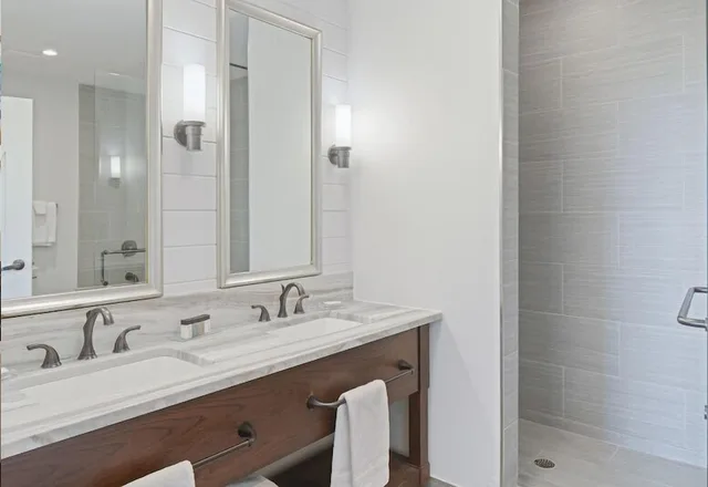 Sunset, Suite, King Bed, Sofa، The Inn at Chesapeake Bay Beach Club 2/4