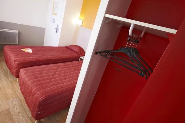 Standard, 1 Double and 1 Single Bed, Premiere Classe Cherbourg Tourlaville 8/10
