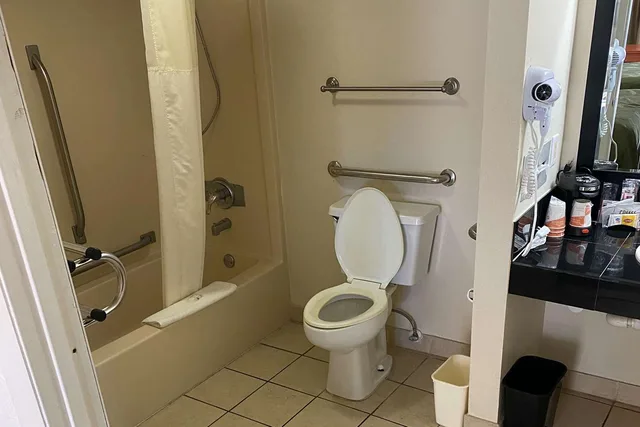 Room, 2 Queen Beds, Accessible, Quality Inn near Manatee Springs State Park 2/2