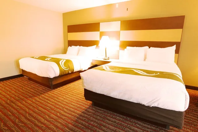 غرفة بسريرين كوين بشرفة، Quality Inn near Rocky Mountain National Park 4/8