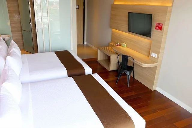 Superior, 2 Queen Beds, Grand Citihub Hotel Kajoetangan 2/3