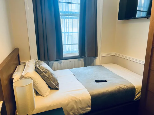 كابينة مفردة، Hotel Cavendish 1/5