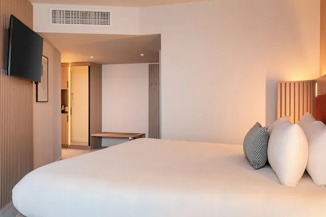 غرفة سوبيريور بسرير كينج، Courtyard By Marriott Paris Saint Denis 3/8