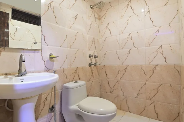 غرفة عائلية، Hotel Glow Inn 5/5