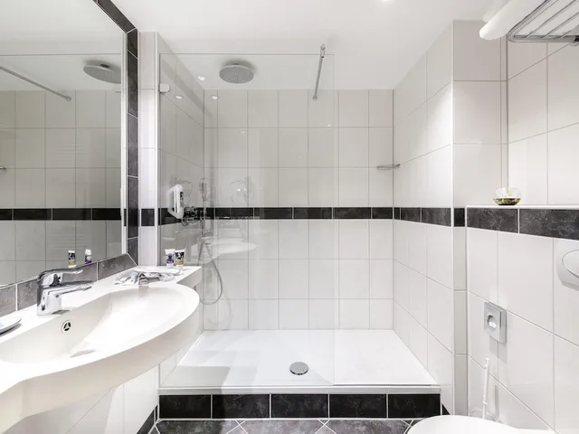 غرفة بريفيليج بسرير مزدوج مع أريكة، Mercure Hotel Saarbrucken City 5/5