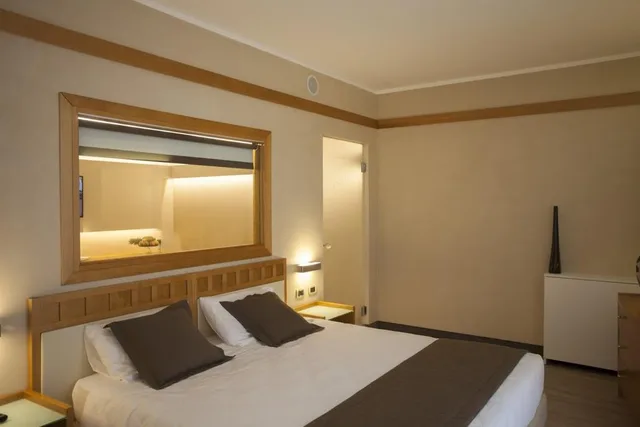 Suite, 2 Balconies, Hot Tub، Park Hotel Ai Pini 1/2