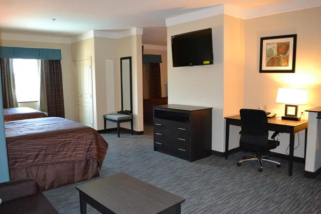 2 Bedrooms, Suite, Red River Inn And Suites 5/5