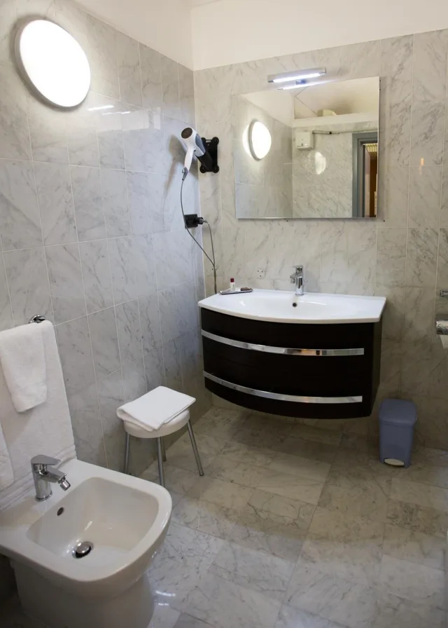 غرفة مفردة، Hotel Chelsea 3/15