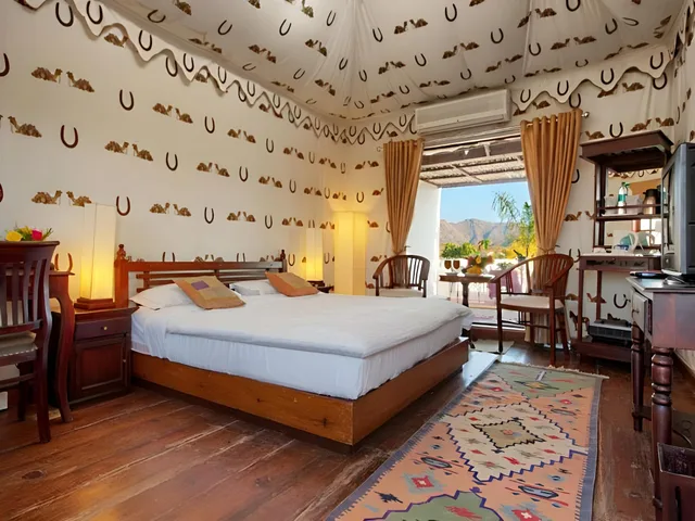Arabian, Villa, Double Bed، Aaram Baagh Agra On Pachar Group 1/1