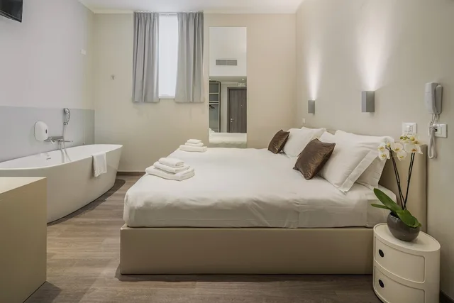 غرفة كومفورت بسرير كينج، Spark by Hilton Milan Linate Airport 6/8