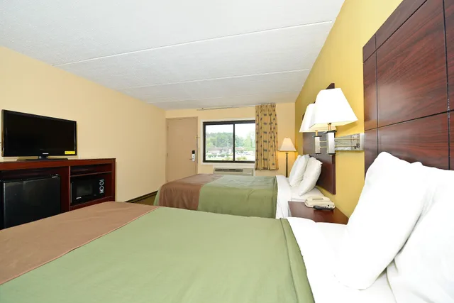 غرفة بسريرين مزدوجين، Americas Best Value Inn Central Valley 2/10