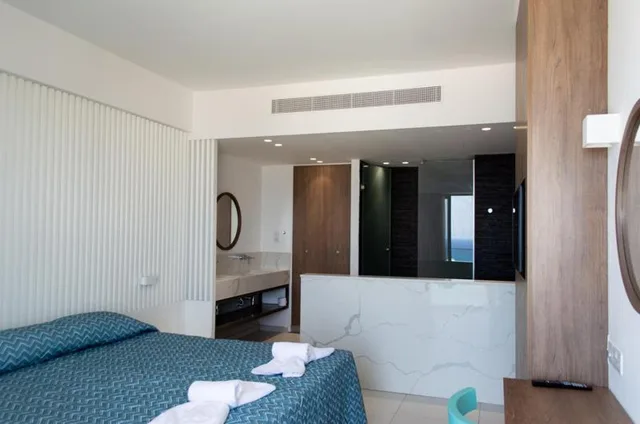 جناح جونيور بإطلالة على البحر، Mandali Hotel 1/4