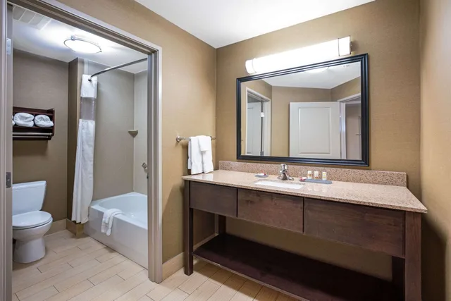 غرفة بسريرين كوين، La Quinta Inn & Suites by Wyndham Bellingham 3/3
