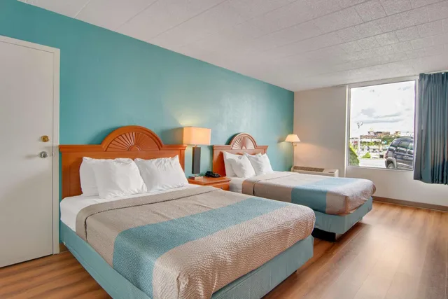 2 Queen Beds - Non-Smoking, Mini Fridge, Motel6 Clarion, PA 1/3