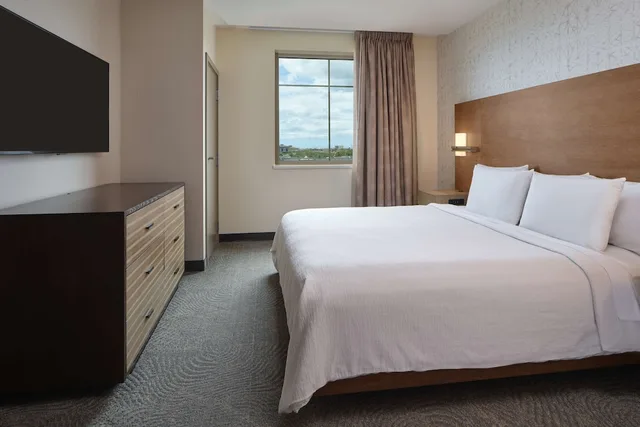 جناح بريميوم بسرير كينج لذوي الإعاقة، Embassy Suites By Hilton Oahu Kapolei 2/6