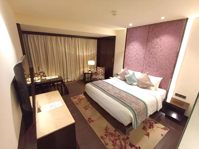 غرفة كلوب بسرير كوين، Royal Orchid Jaipur 2/3