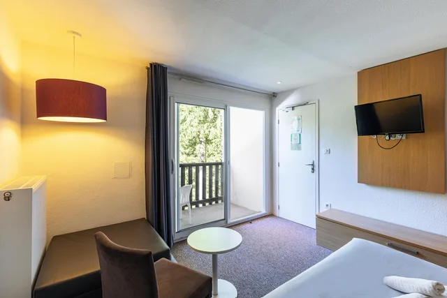 Classic room 2A and 1E Balcony 2ad 1kid، Belambra Club Gourette Lou Sarri - Winter & Summer 4/5