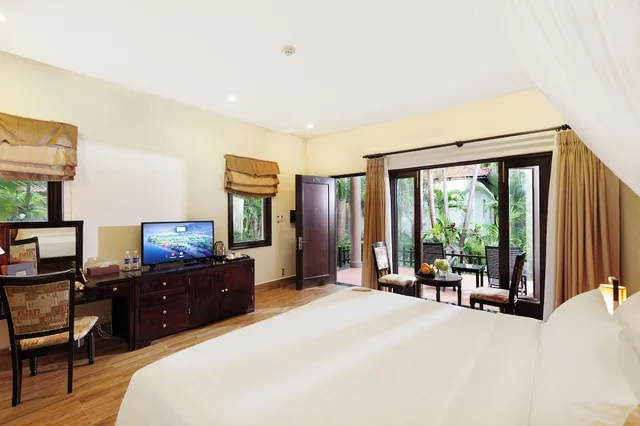 بنغل بسرير كينج بإطلالة على الحديقة، Diamond Bay Resort & Spa 3/10