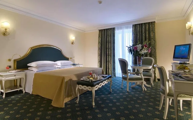 غرفة بسرير مزدوج أو سريرين منفصلين بشرفة، Hotel Terme All'alba 2/4