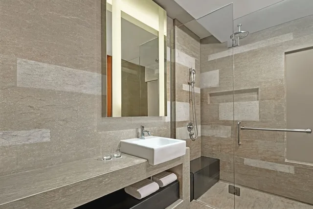 Deluxe, Single, King Bed, Pool View, Pool Side، Courtyard By Marriott Bali Nusa Dua Resort 2/2