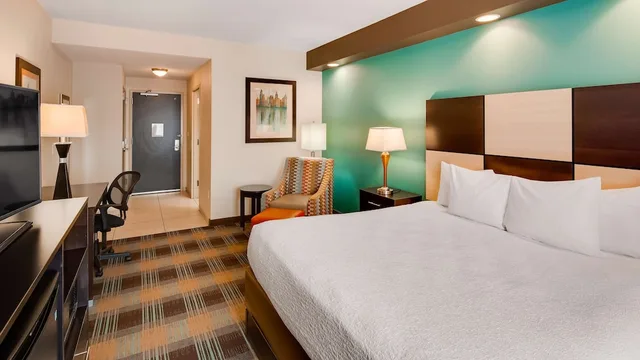 Standard, King Bed, Best Western Plus Atrium Inn & Suites 1/1