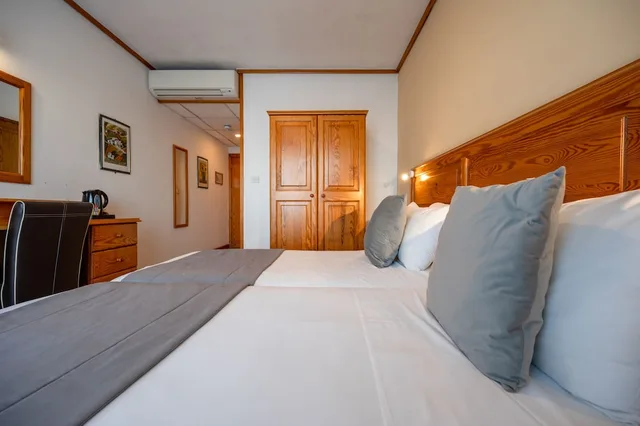 غرفة سوبيريور بسريرين منفصلين بإطلالة على البحر بجاكوزي، Gillieru Harbour 1/5