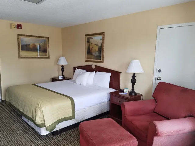 غرفة قياسية بسرير كينج، Baymont by Wyndham Dublin 4/6