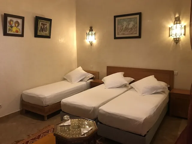 غرفة ثلاثية بسرير كوين وسرير فردي، Dar Tasnime 1/2