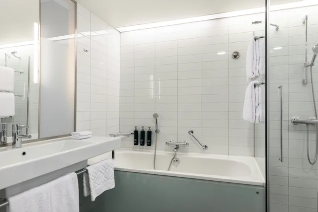 جناح جونيور بسرير كينج، Hilton Helsinki Airport 4/4