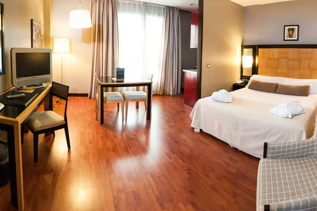 غرفة بسرير مزدوج مع سرير إضافي، Sercotel Princesa de Eboli 1/7