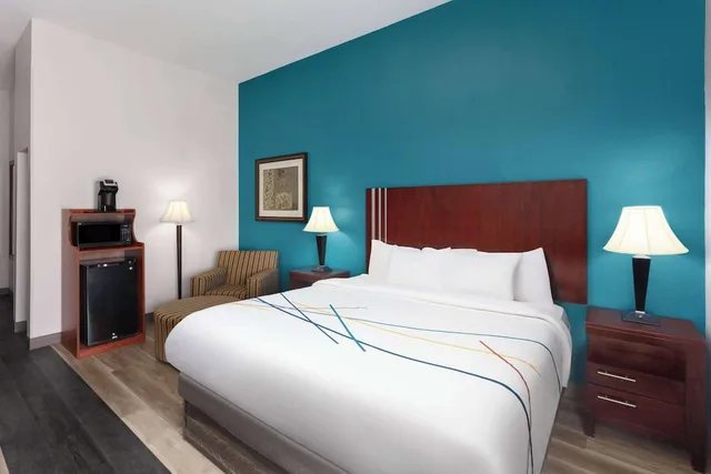 غرفة بسرير كينج لذوي الإعاقة، La Quinta Inn And Suites By Wyndham Woodward 2/8