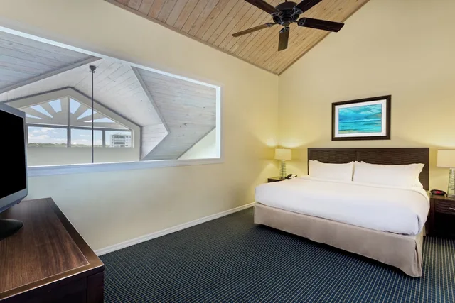 جناح بسرير كينج بإطلالة على المرسى بغرفة نوم واحدة، Holiday Inn & Suites Clearwater Beach S-harbourside 1/3