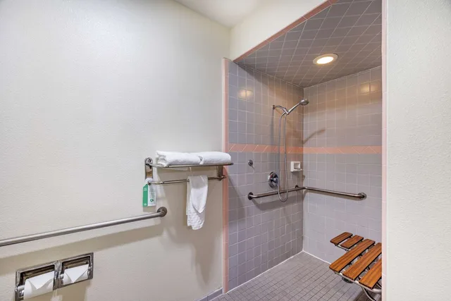 غرفة بسرير كينج لذوي الإعاقة، Best Western Capital City Inn 3/3