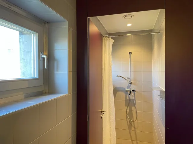 غرفة قياسية رباعية بحمام مشترك، Lausanne Youth Hostel Jeunotel 6/6