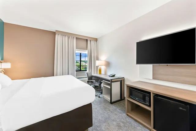 غرفة بسرير كينج، Comfort Inn & Suites Chillicothe 2/4
