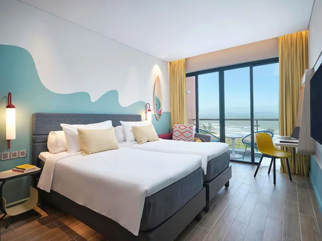 غرفة بريميوم بسريرين منفصلين بإطلالة على البحر بشرفة، ibis Styles Vung Tau 3/5