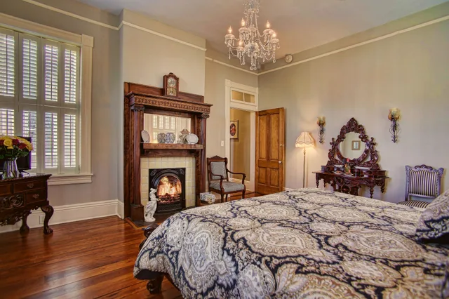 Montgomery, King Bed، Mcmillan Inn 3/4