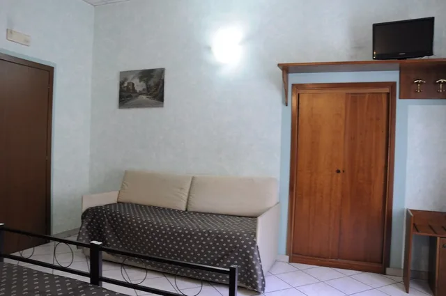 غرفة مفردة، Hotel Farini 7/7