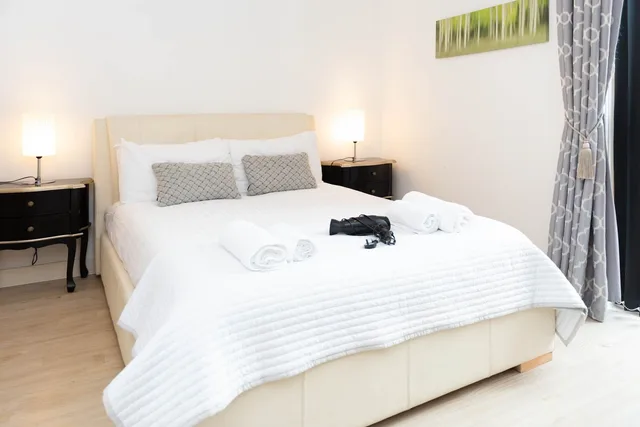 City, Apartment, Double Bed، City Stay Apartments - Vizion 4/9