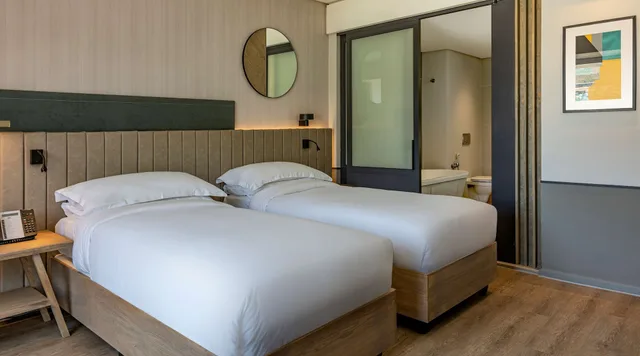 Suite, King Bed, Hyatt Regency Cape Town 2/7