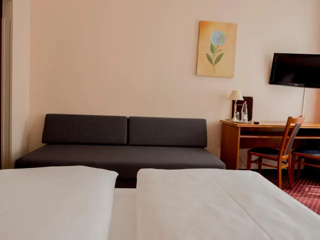 غرفة ثلاثية بسرير فردي، Lumen Am Hauptbanhof 7/10
