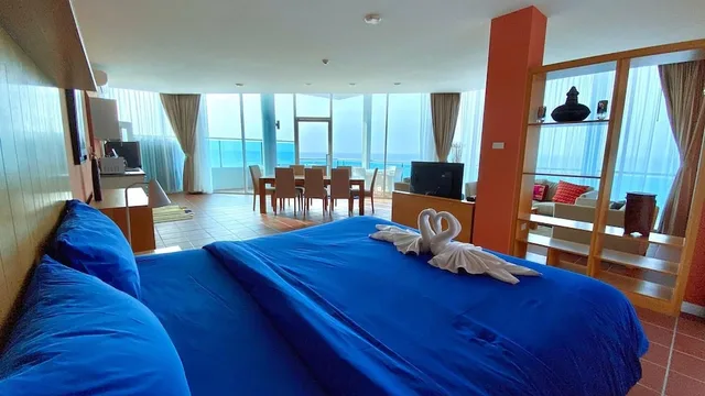 Penthouse, King Bed, Grandblue Resort 1/4