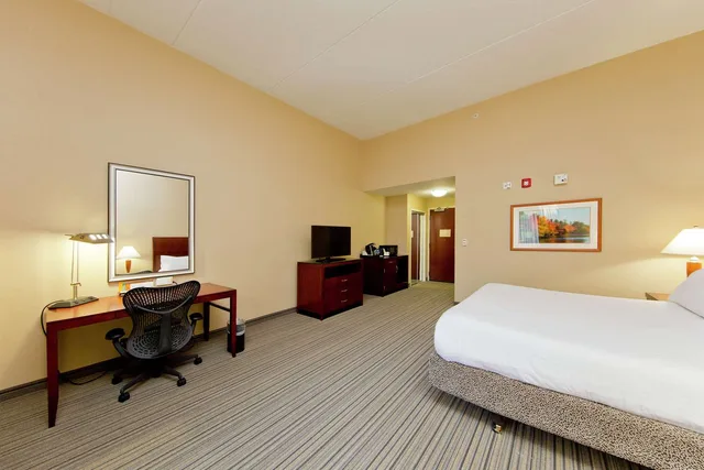 غرفة بريميوم بسرير كينج، Hilton Garden Inn Winchester 5/8