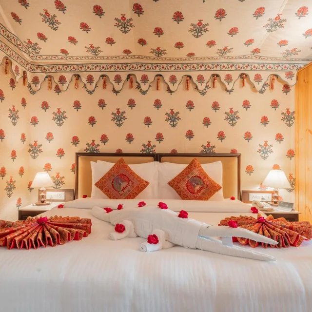 Super Luxury Cottage، Om Vilas Benares 5/9